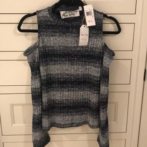 Medium Sadie and Sage Sweater Shirt